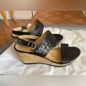 Sotto Sopra Italian Leather Eyelet Strap Wedge Slingbacks size 39 / 8.5